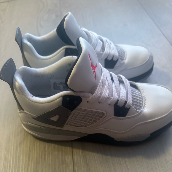 Jordan Kids White and Black Sneakers - Picture 2 of 5